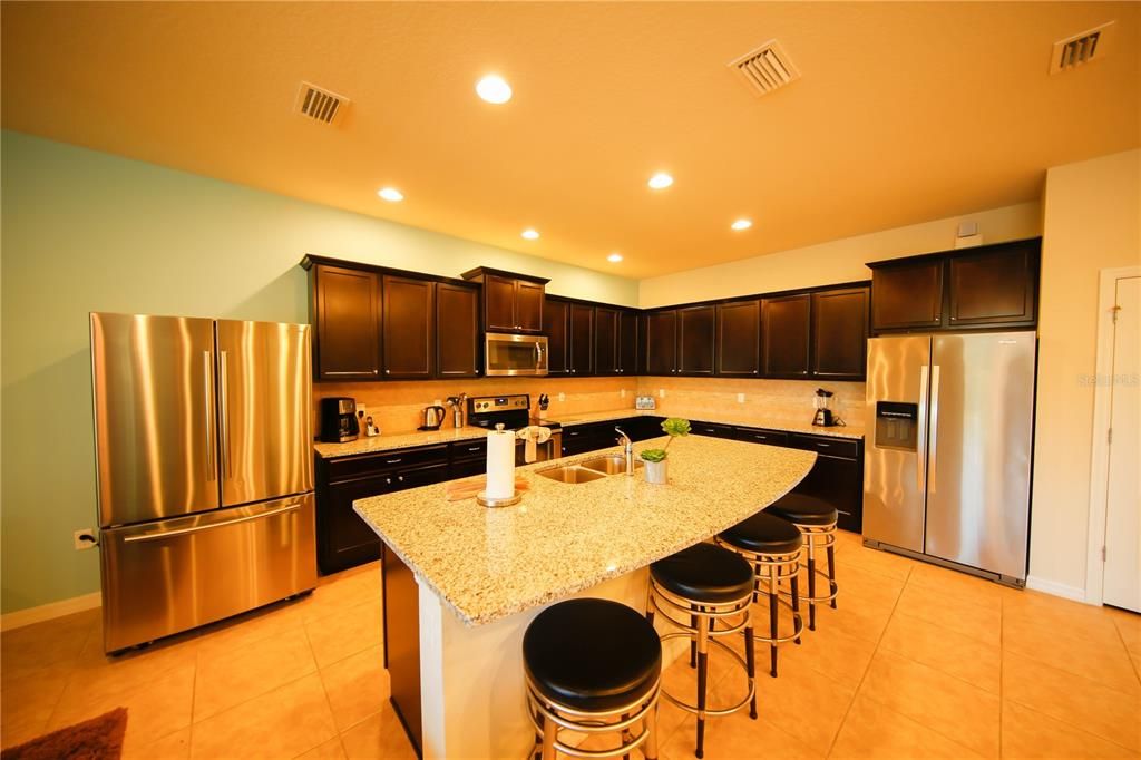 For Rent: $5,000 (9 beds, 6 baths, 4391 Square Feet)