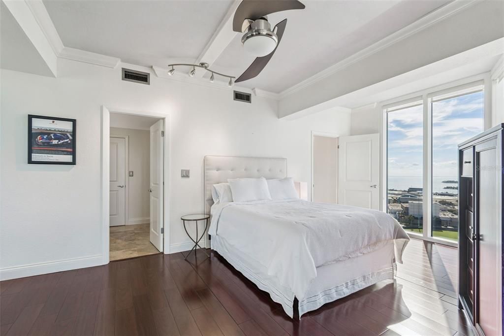 For Rent: $5,000 (2 beds, 2 baths, 1760 Square Feet)