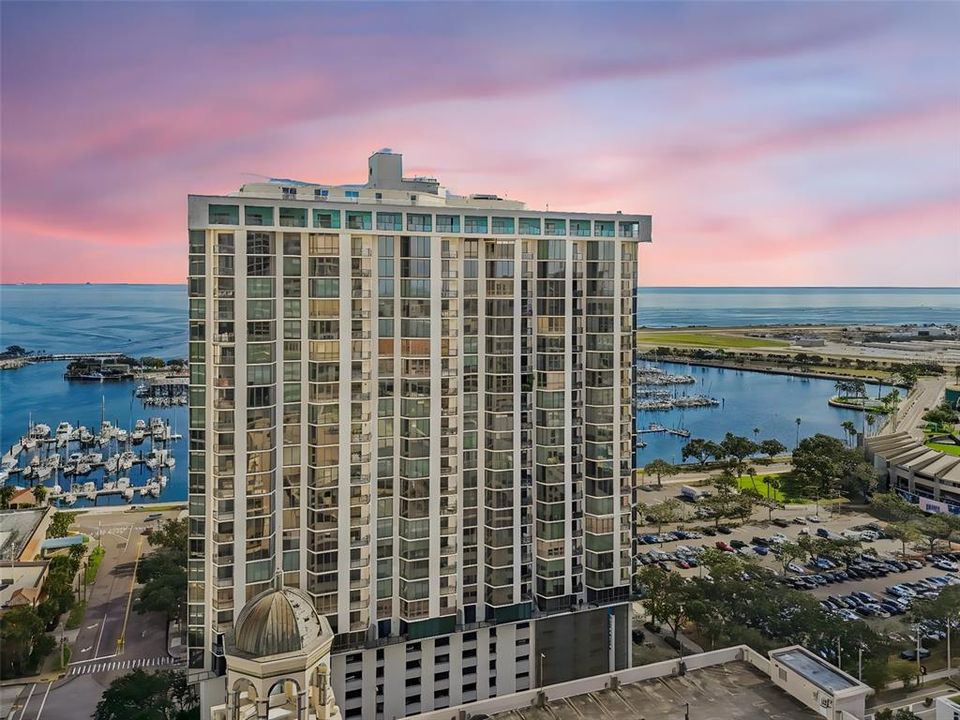 For Rent: $5,000 (2 beds, 2 baths, 1760 Square Feet)