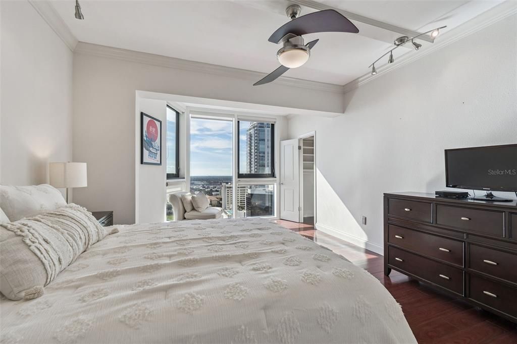 For Rent: $5,000 (2 beds, 2 baths, 1760 Square Feet)