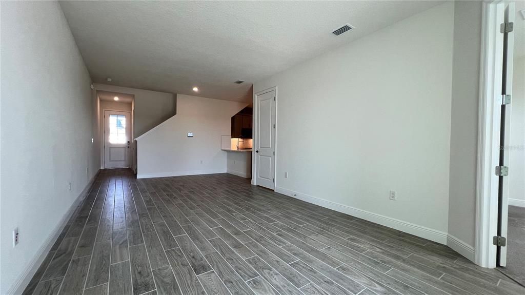 For Sale: $348,267 (3 beds, 2 baths, 1807 Square Feet)