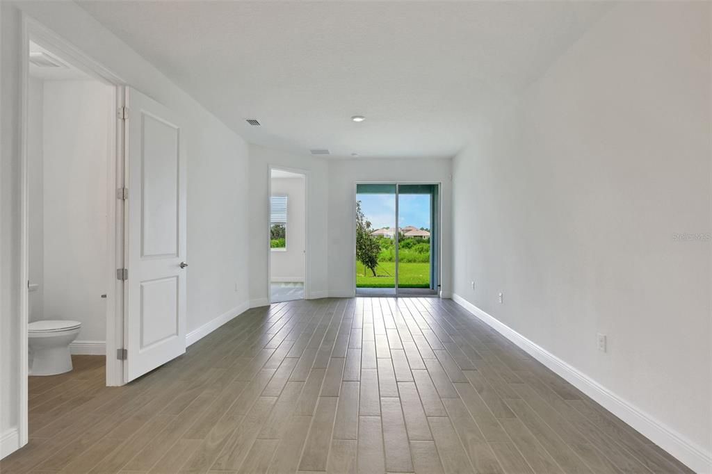 For Sale: $348,267 (3 beds, 2 baths, 1807 Square Feet)