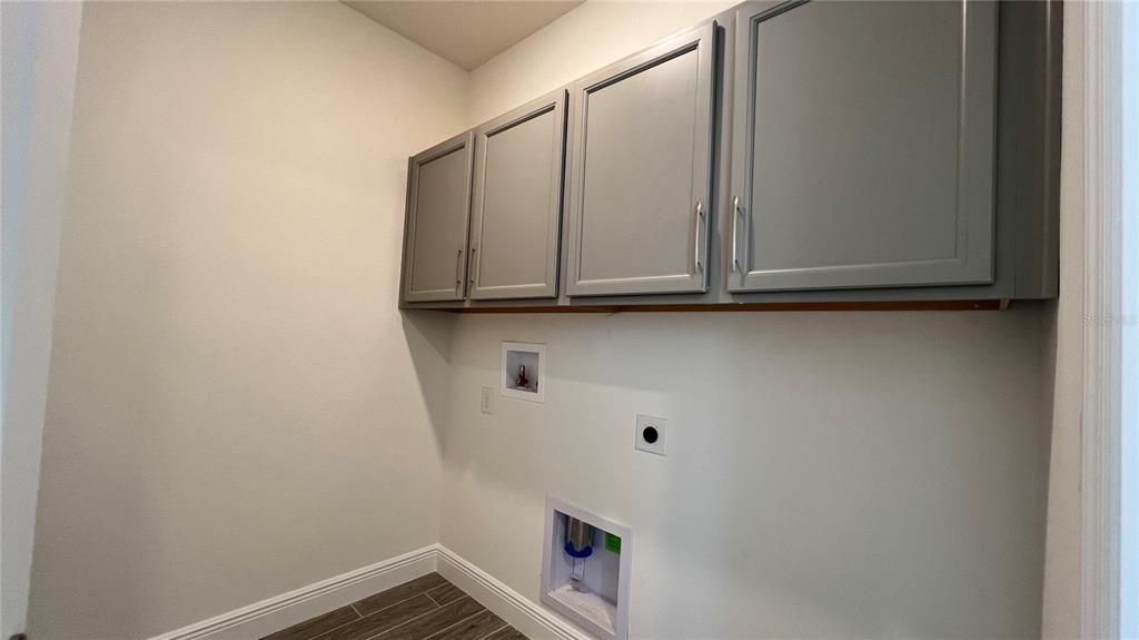 For Sale: $348,267 (3 beds, 2 baths, 1807 Square Feet)