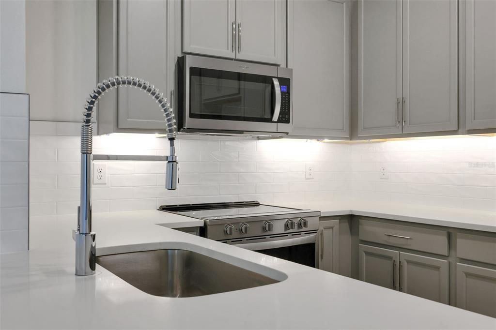 For Sale: $348,267 (3 beds, 2 baths, 1807 Square Feet)