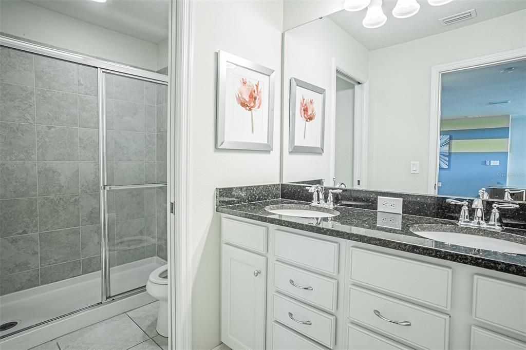 待售: $679,000 (8 贝兹, 6 浴室, 4041 平方英尺)