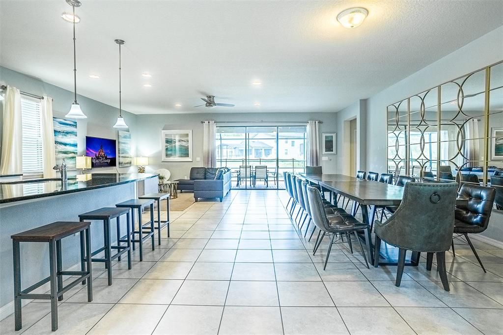 待售: $679,000 (8 贝兹, 6 浴室, 4041 平方英尺)