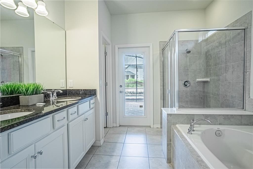 待售: $679,000 (8 贝兹, 6 浴室, 4041 平方英尺)