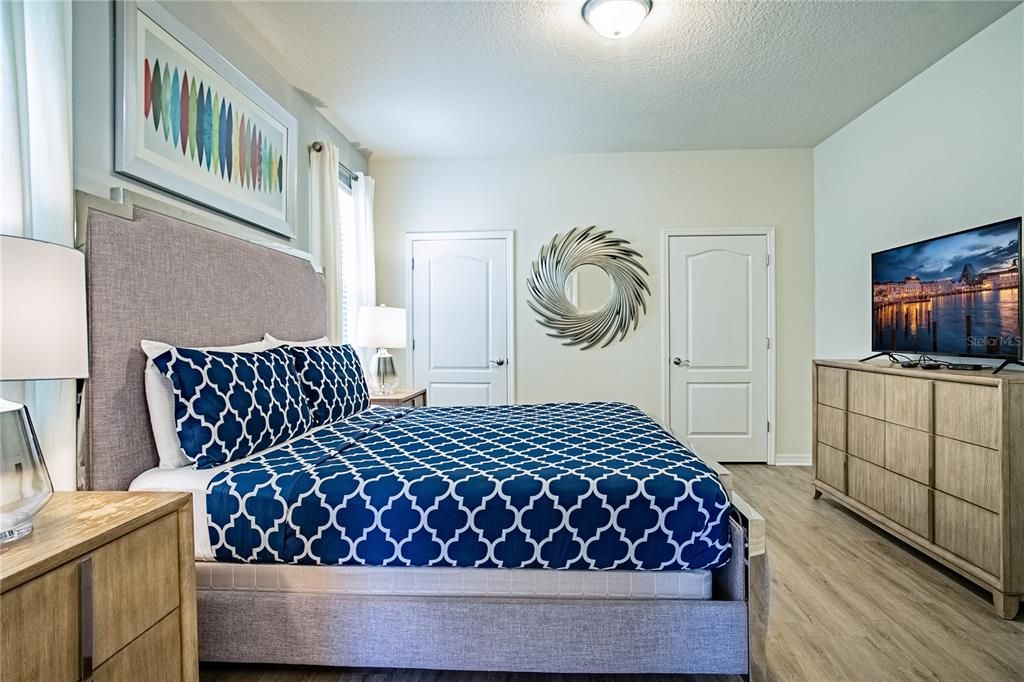 待售: $679,000 (8 贝兹, 6 浴室, 4041 平方英尺)