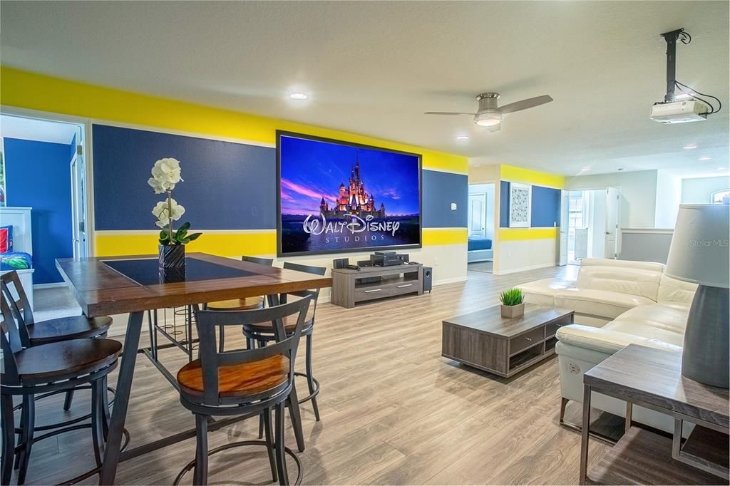 待售: $679,000 (8 贝兹, 6 浴室, 4041 平方英尺)