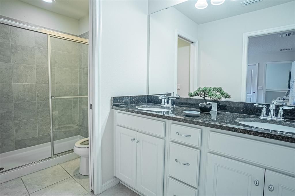 待售: $679,000 (8 贝兹, 6 浴室, 4041 平方英尺)