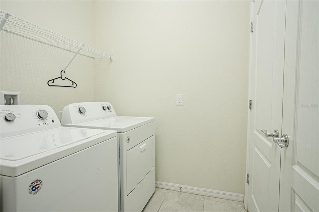 待售: $679,000 (8 贝兹, 6 浴室, 4041 平方英尺)