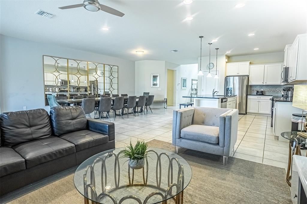 待售: $679,000 (8 贝兹, 6 浴室, 4041 平方英尺)