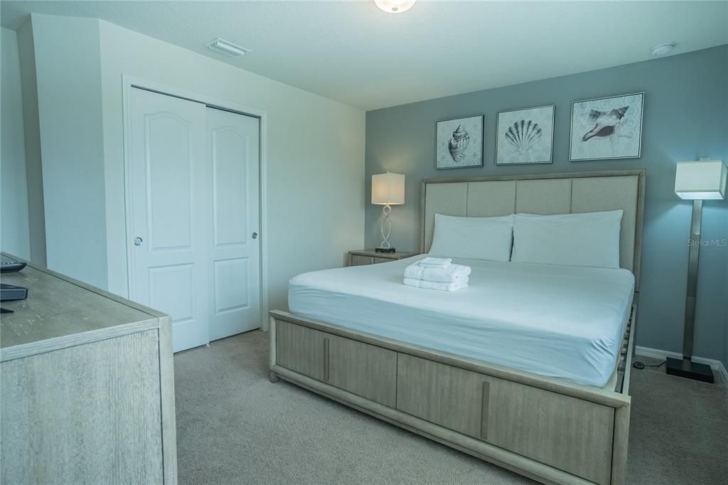 待售: $679,000 (8 贝兹, 6 浴室, 4041 平方英尺)