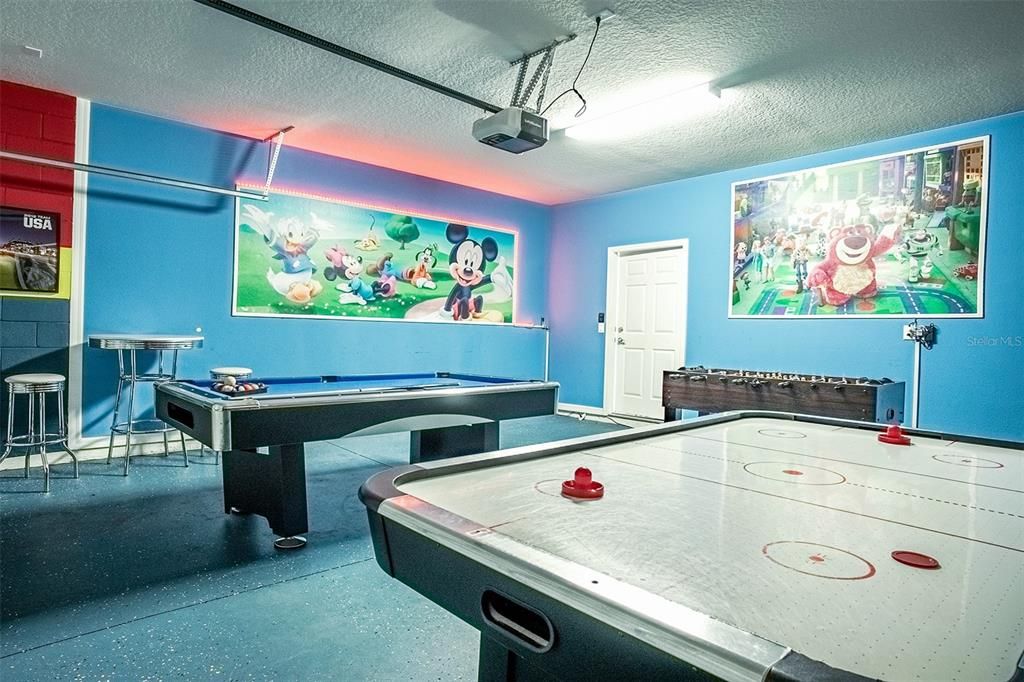 待售: $679,000 (8 贝兹, 6 浴室, 4041 平方英尺)