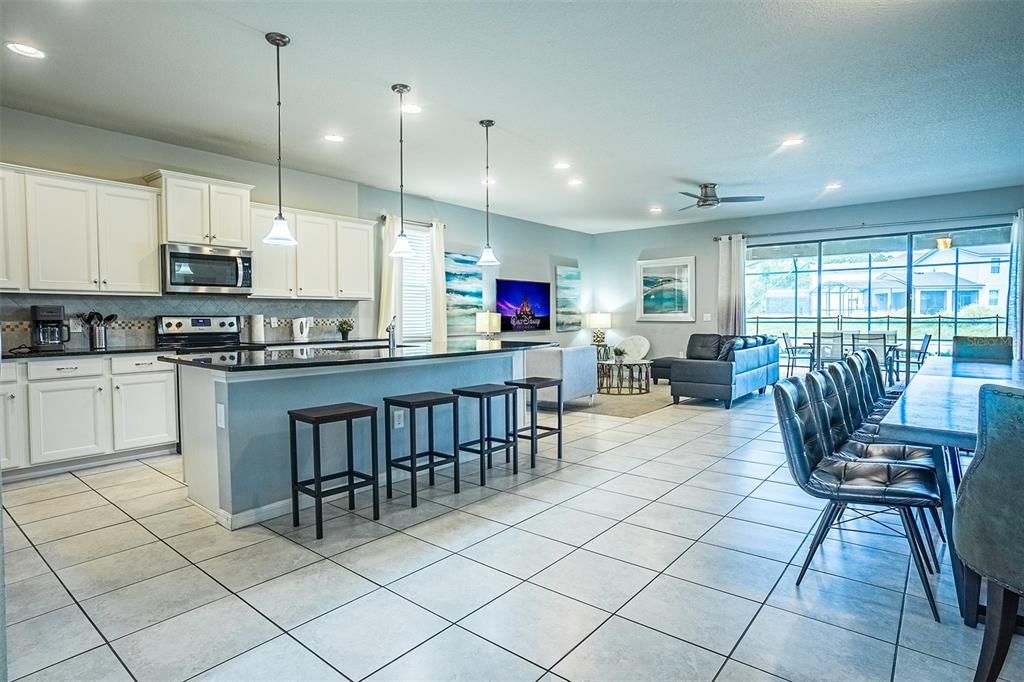 待售: $679,000 (8 贝兹, 6 浴室, 4041 平方英尺)