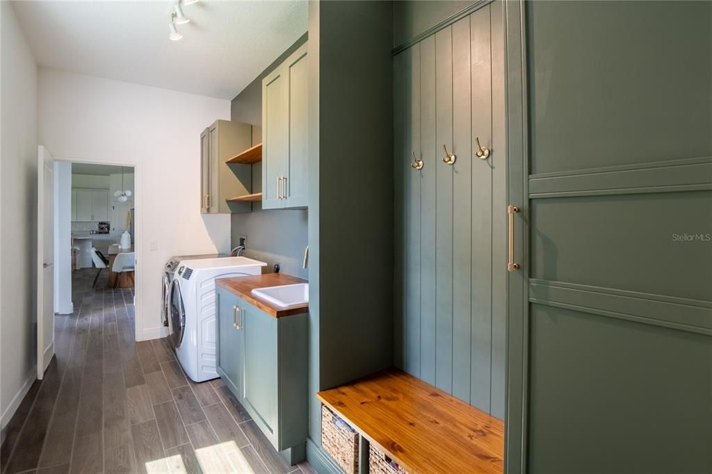 For Sale: $699,000 (4 beds, 3 baths, 2758 Square Feet)