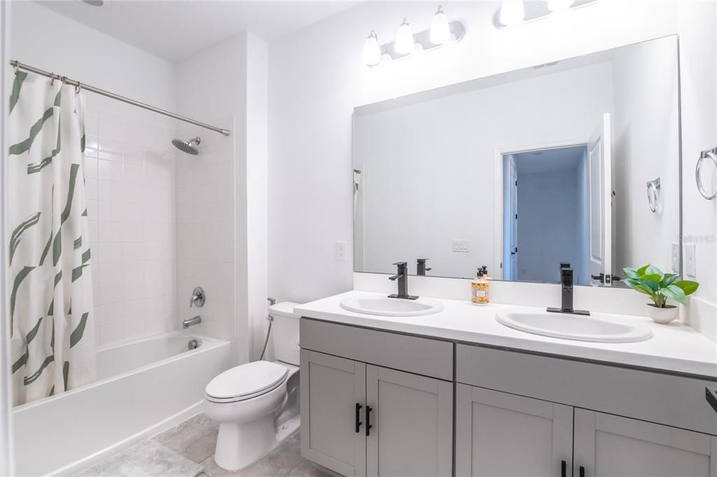 For Sale: $699,000 (4 beds, 3 baths, 2758 Square Feet)