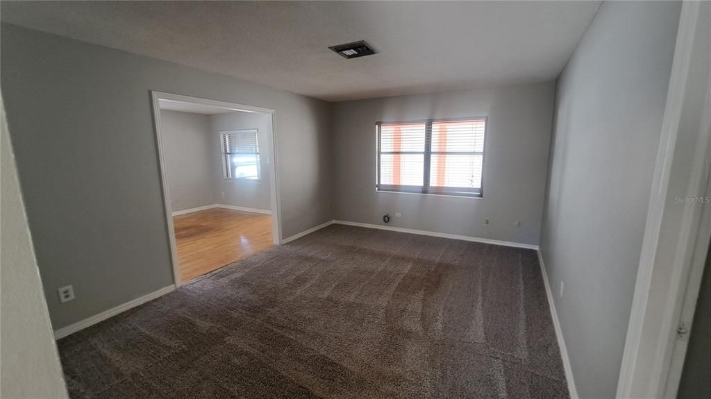 For Rent: $2,400 (3 beds, 2 baths, 1289 Square Feet)