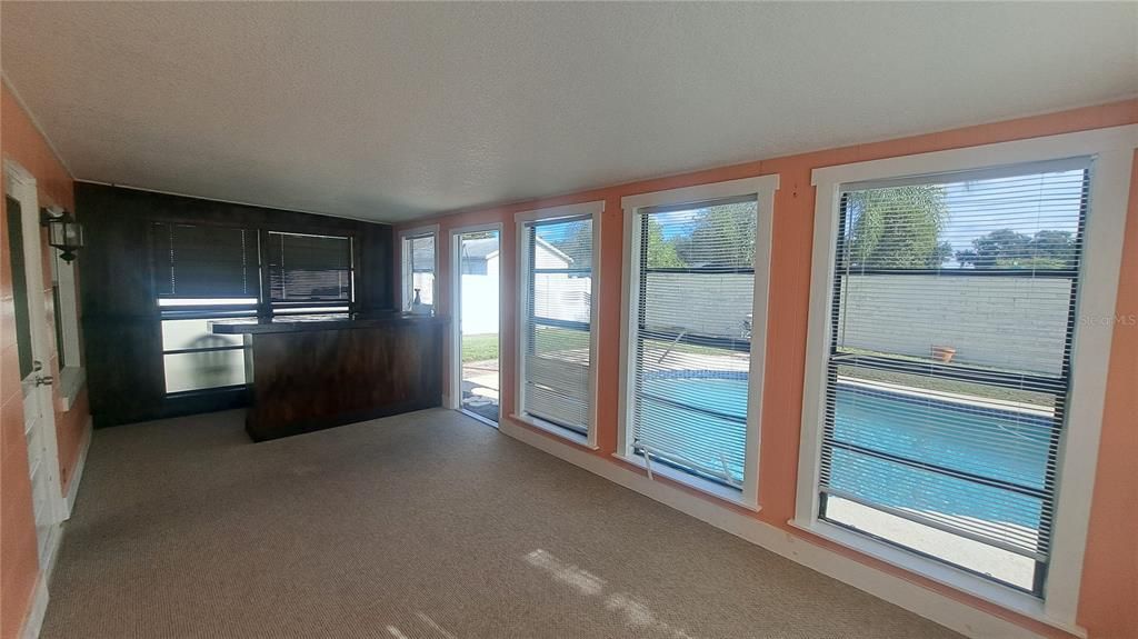 For Rent: $2,400 (3 beds, 2 baths, 1289 Square Feet)