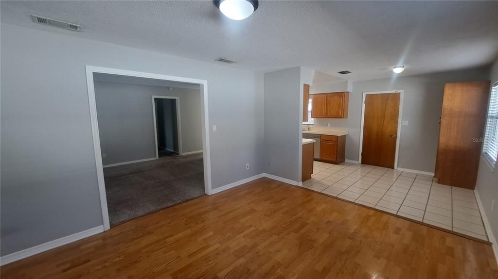 For Rent: $2,400 (3 beds, 2 baths, 1289 Square Feet)