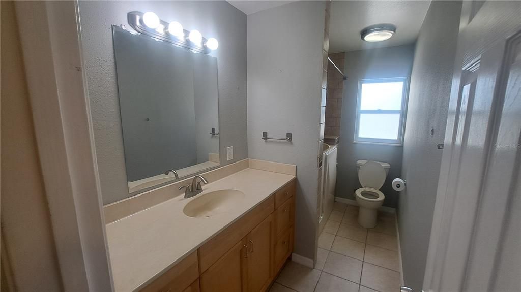 For Rent: $2,400 (3 beds, 2 baths, 1289 Square Feet)