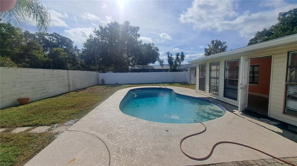 For Rent: $2,400 (3 beds, 2 baths, 1289 Square Feet)