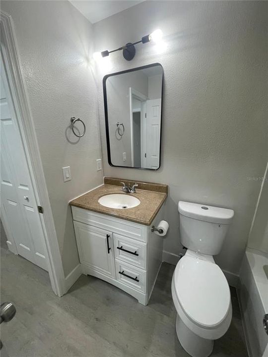 出租: $1,850 (2 贝兹, 2 浴室, 1051 平方英尺)