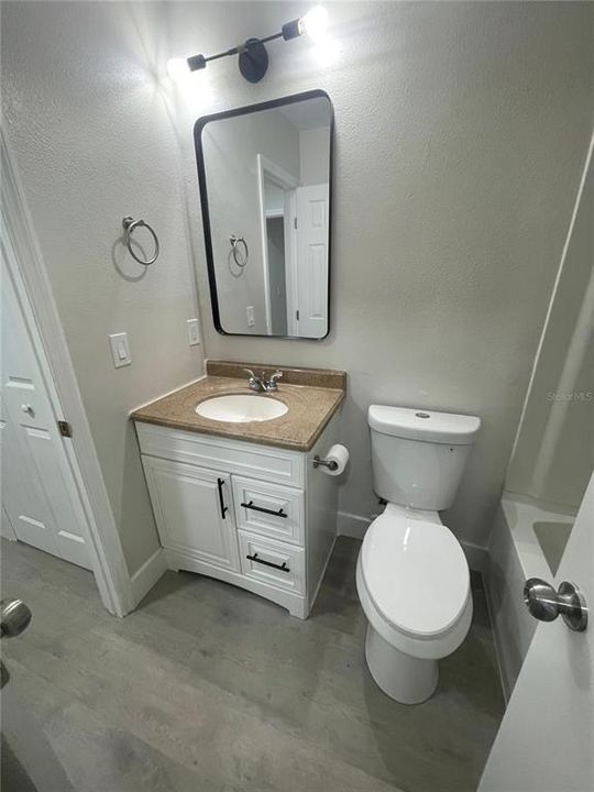 出租: $1,850 (2 贝兹, 2 浴室, 1051 平方英尺)