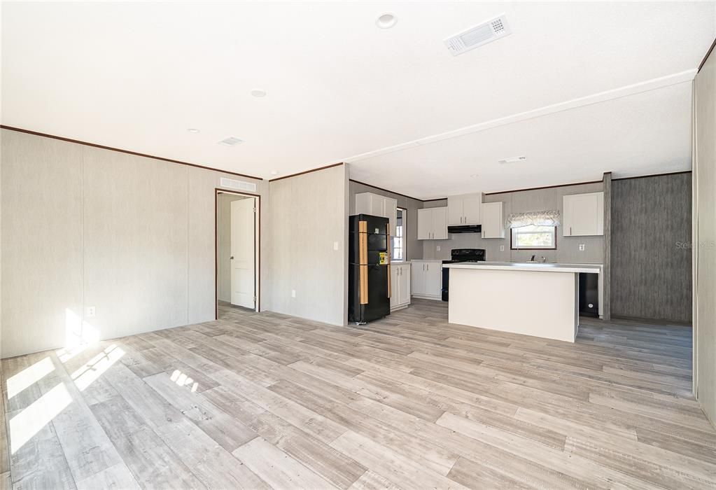 For Sale: $239,900 (4 beds, 2 baths, 1725 Square Feet)