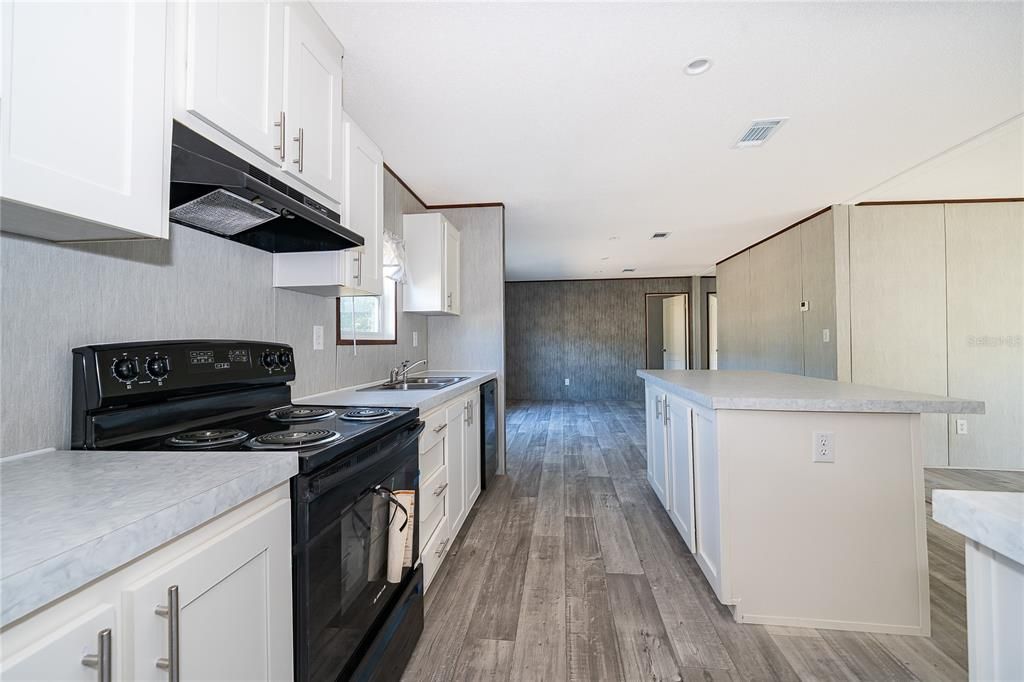 For Sale: $239,900 (4 beds, 2 baths, 1725 Square Feet)