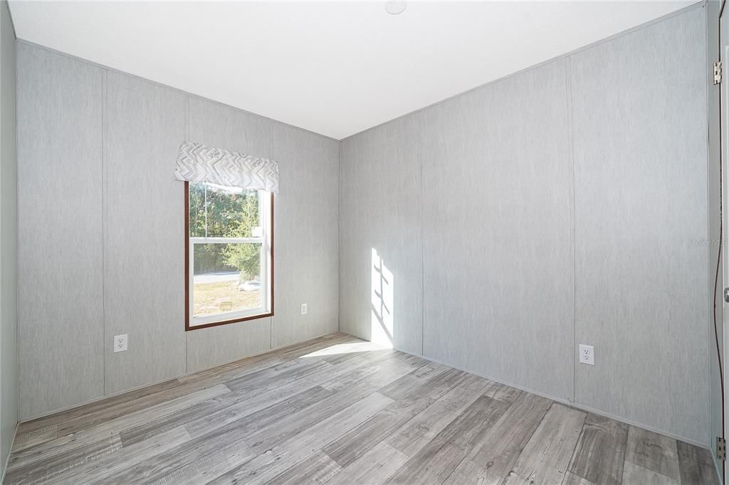 For Sale: $239,900 (4 beds, 2 baths, 1725 Square Feet)