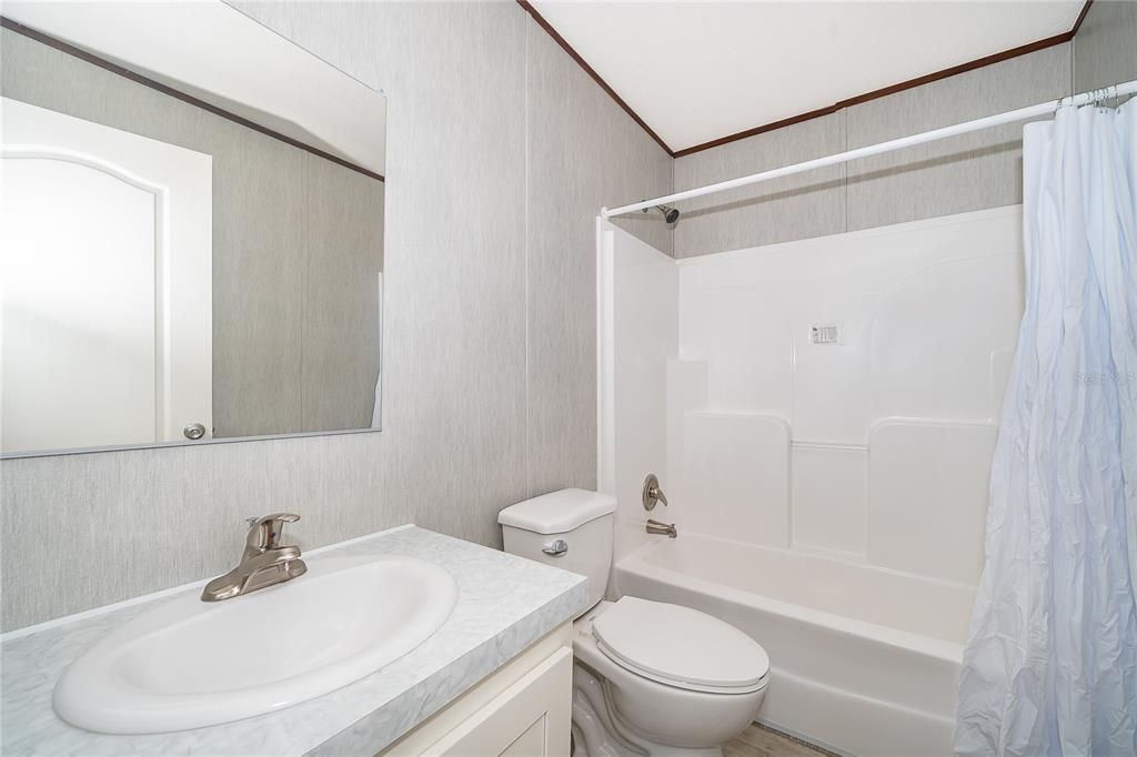 For Sale: $239,900 (4 beds, 2 baths, 1725 Square Feet)