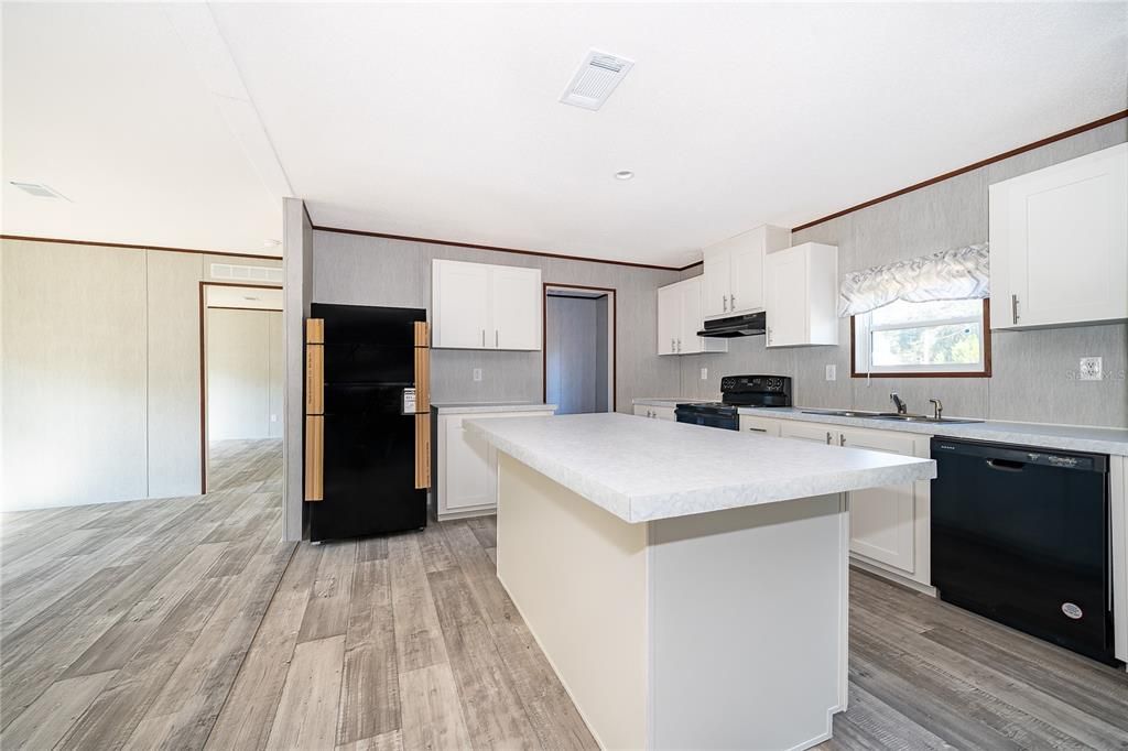 For Sale: $239,900 (4 beds, 2 baths, 1725 Square Feet)