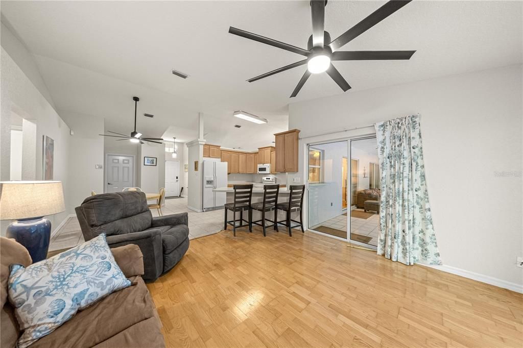 For Sale: $449,000 (3 beds, 2 baths, 1921 Square Feet)