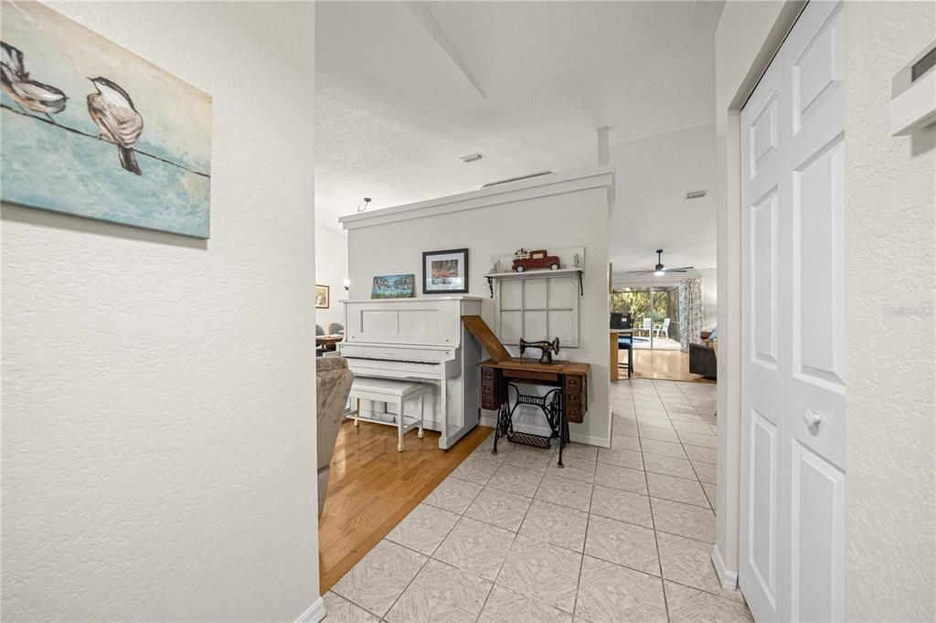 For Sale: $449,000 (3 beds, 2 baths, 1921 Square Feet)