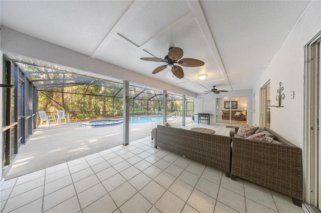 For Sale: $449,000 (3 beds, 2 baths, 1921 Square Feet)