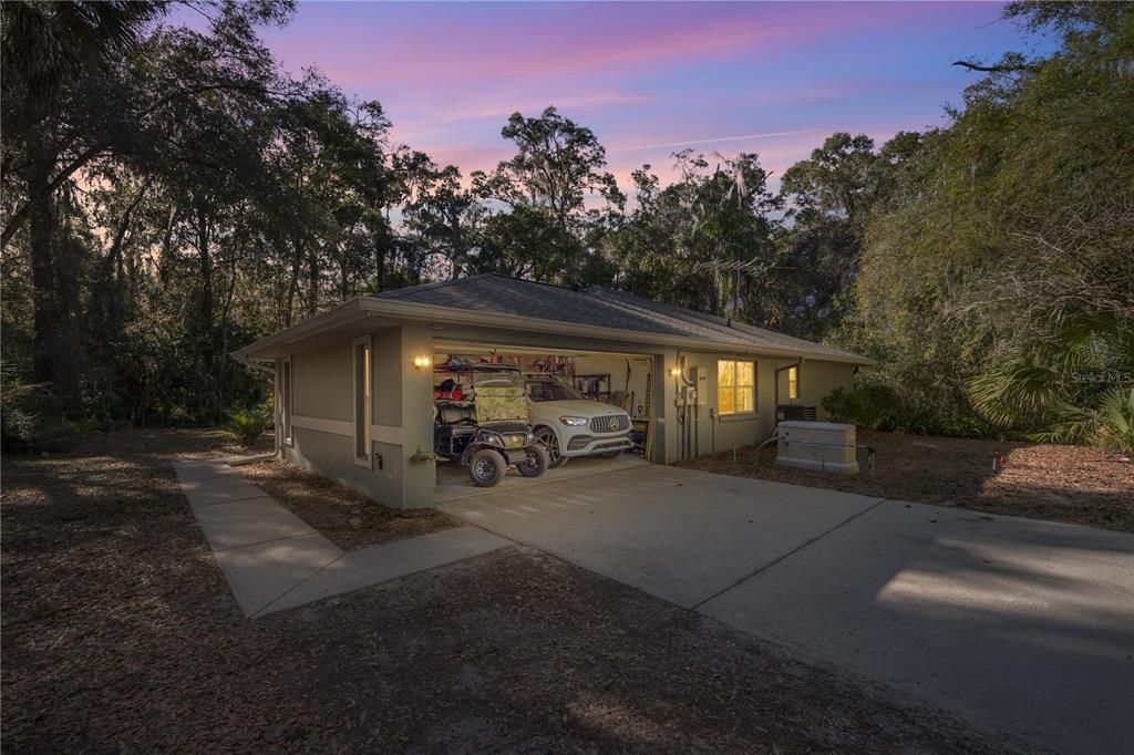 For Sale: $449,000 (3 beds, 2 baths, 1921 Square Feet)