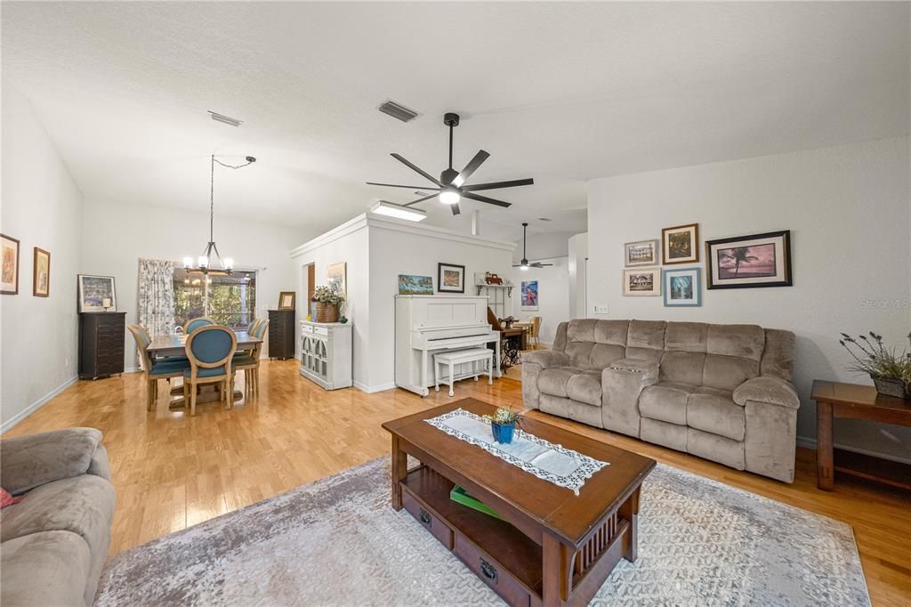 For Sale: $449,000 (3 beds, 2 baths, 1921 Square Feet)