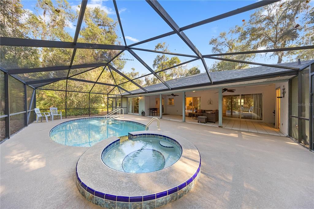 For Sale: $449,000 (3 beds, 2 baths, 1921 Square Feet)