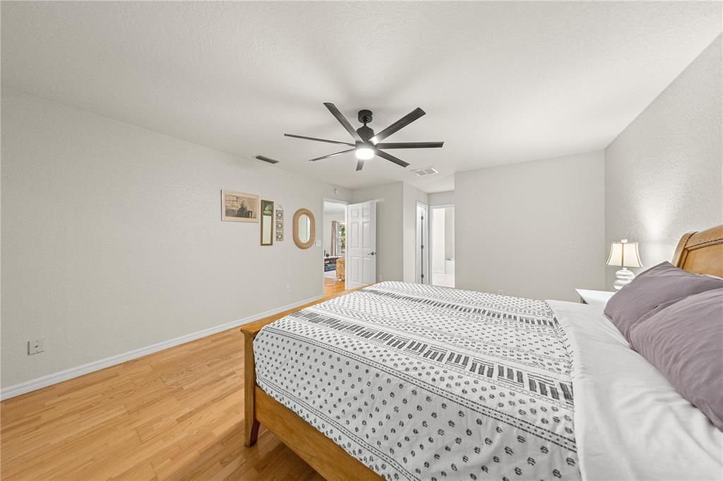 For Sale: $449,000 (3 beds, 2 baths, 1921 Square Feet)