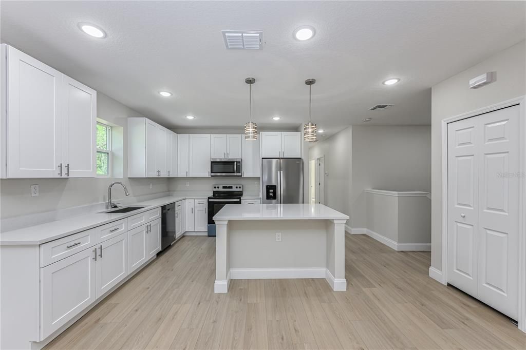 For Sale: $359,900 (4 beds, 3 baths, 2346 Square Feet)