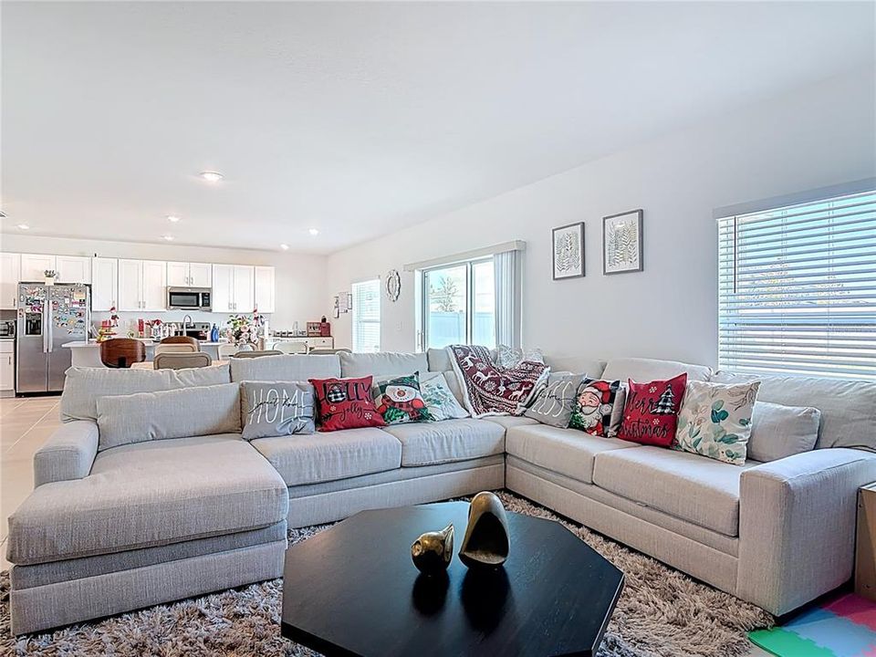 На продажу: $410,000 (4 спален, 2 ванн, 2240 Квадратных фут)