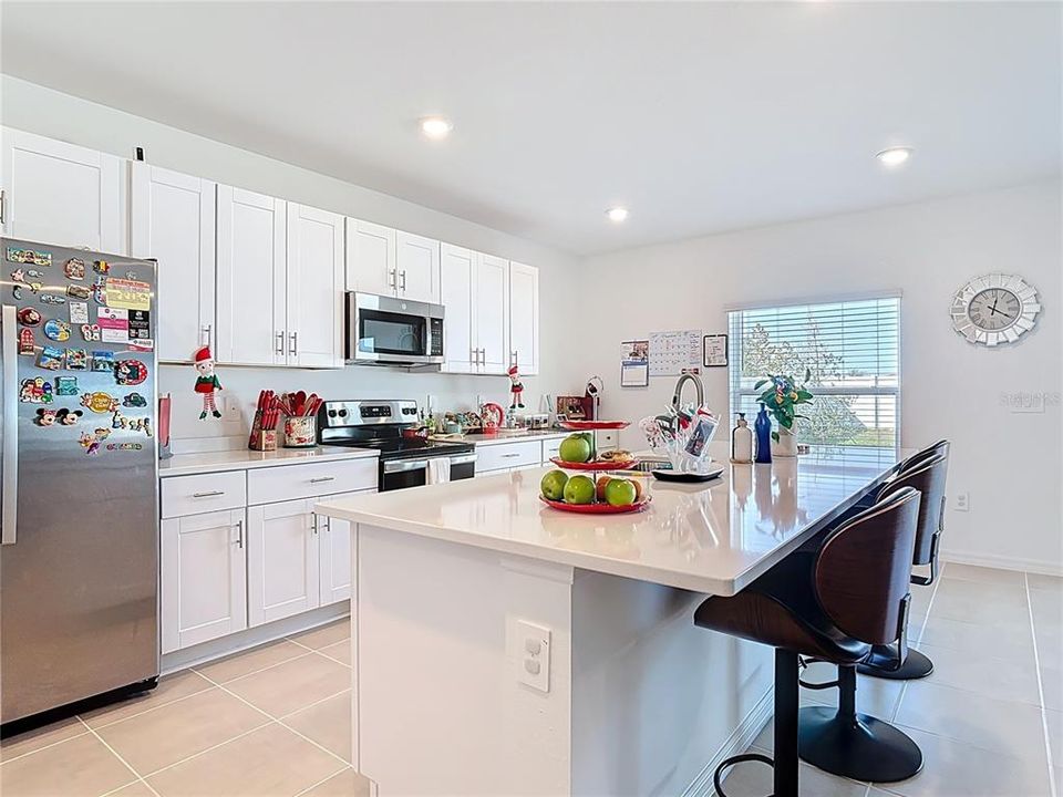 На продажу: $410,000 (4 спален, 2 ванн, 2240 Квадратных фут)