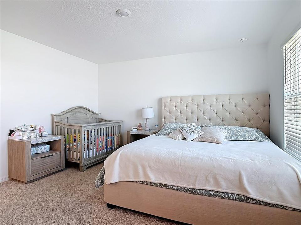 На продажу: $410,000 (4 спален, 2 ванн, 2240 Квадратных фут)