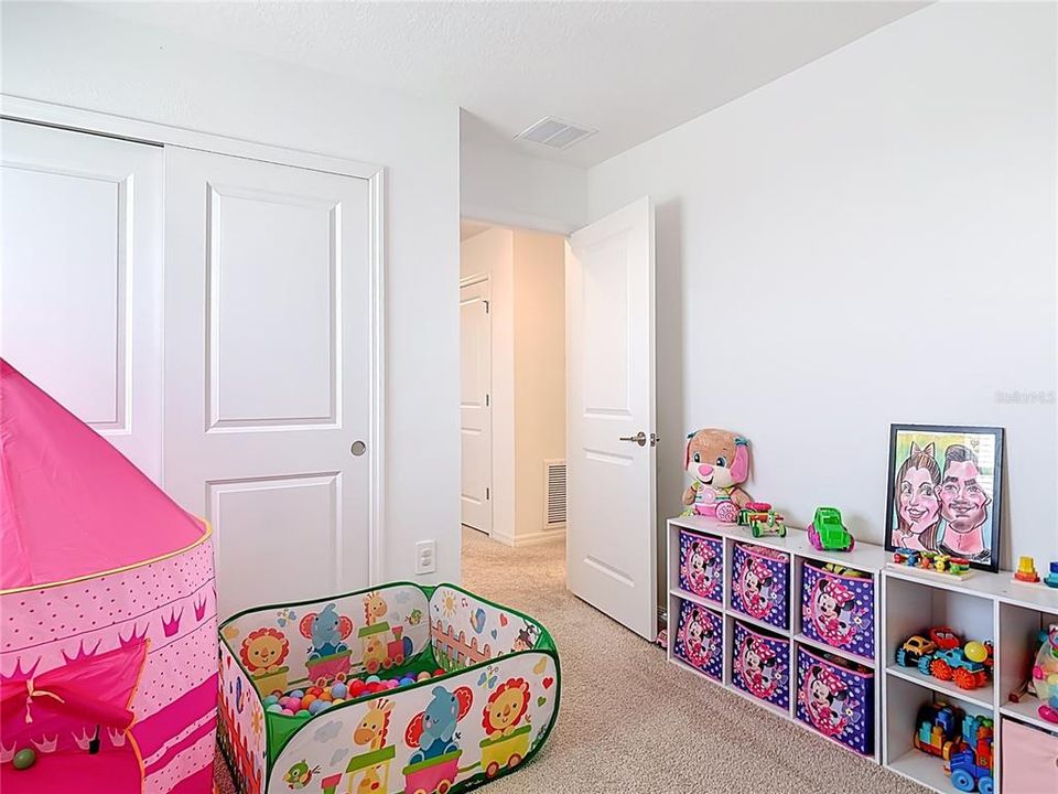 На продажу: $410,000 (4 спален, 2 ванн, 2240 Квадратных фут)