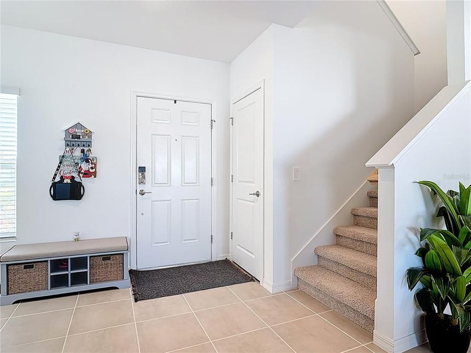 На продажу: $410,000 (4 спален, 2 ванн, 2240 Квадратных фут)