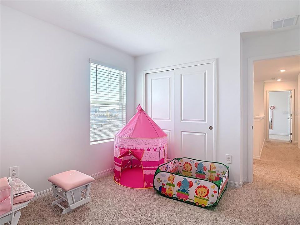 На продажу: $410,000 (4 спален, 2 ванн, 2240 Квадратных фут)