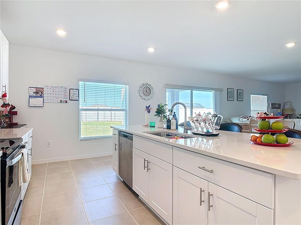 На продажу: $410,000 (4 спален, 2 ванн, 2240 Квадратных фут)