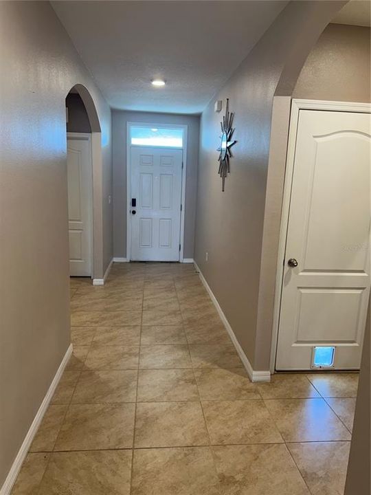 出租: $2,000 (3 贝兹, 2 浴室, 1718 平方英尺)