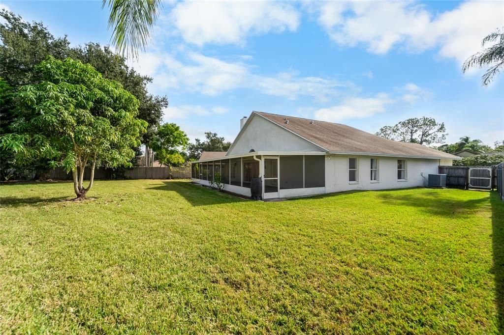 出租: $3,100 (4 贝兹, 2 浴室, 2409 平方英尺)